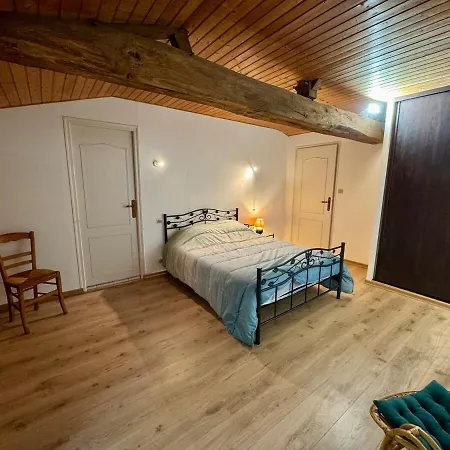 Semesterbostad Grande Maison Au Calme