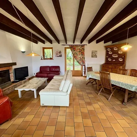 Semesterbostad Grande Maison Au Calme