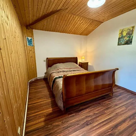 Grande Maison Au Calme Semesterbostad La Merlatiere