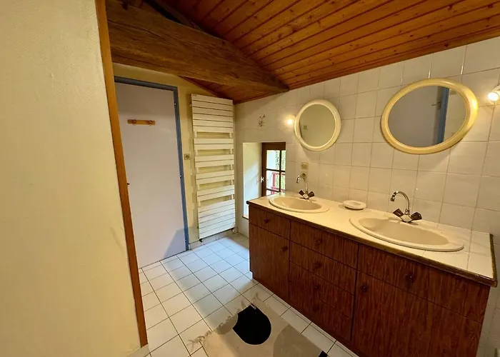 Grande Maison Au Calme Nyaraló