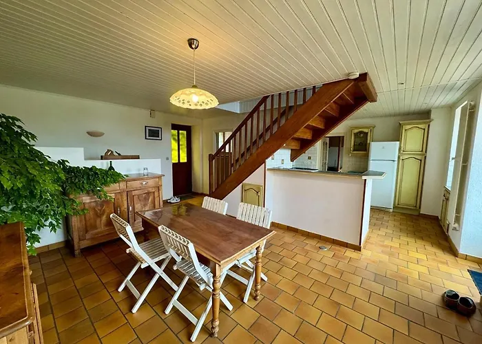 Nyaraló Grande Maison Au Calme *